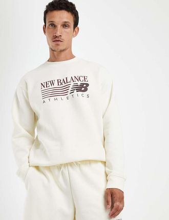 New Balance felpa in pile con grafica rivisitata in bianco sporco