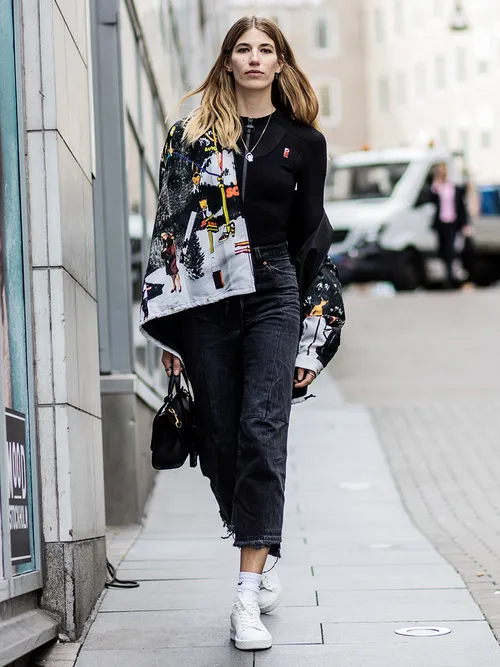 So Half On, Half Off (HOHO) Coat Wearing Is A Thing | Stylight