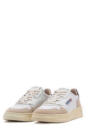 Autry Medalist Low Sneaker in Ecru at Nordstrom, Size 7Us