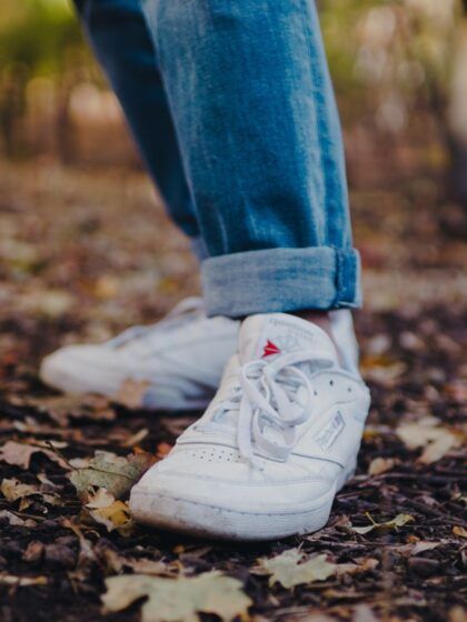 Geeft je jeans af op je witte sneakers? Niet met deze 3 tips!