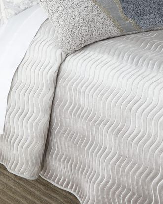 Callisto Home Taylor Wave Quilt, Queen