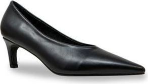 Chase + Chloe by Intouch Footwear Zandra Pointed Toe Pump in Black Pu at Nordstrom Rack, Size 7.5