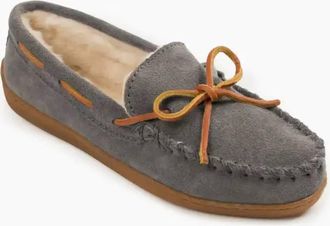 Minnetonka Womens Pile Lined Hardsole Shoes In Charcoal