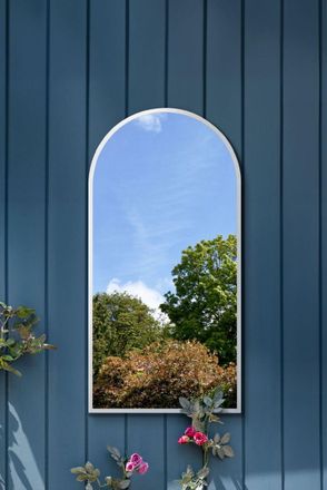 MirrorOutlet White Metal Framed Arched Leaner/Wall Garden Mirror (140CM X 70CM) | Size: 1 Pack