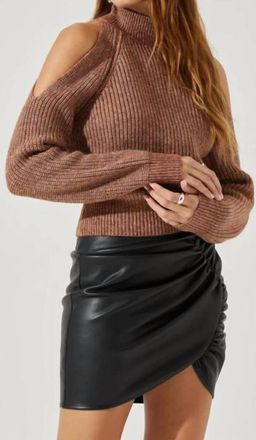 Astr Tori Cold Shoulder Sweater In Rust Multi