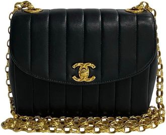 Chanel Leather Shoulder Bag (Pre-Owned)