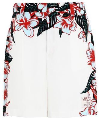 Valentino Garavani BOTTOMWEAR - Shorts & Bermuda Shorts on YOOX.COM