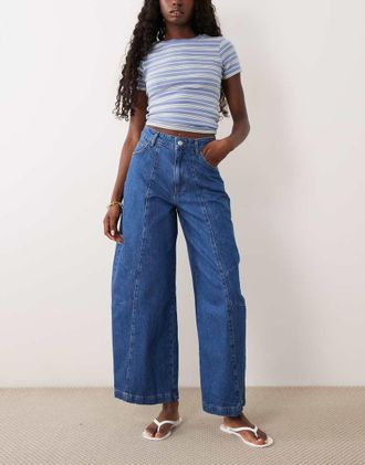 Asos Jeans con carr&eacute; arrotondato e cuciture blu lavaggio medio