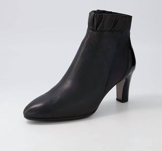 Django & Juliette Womens Taysie Patent Leather Boots In Black