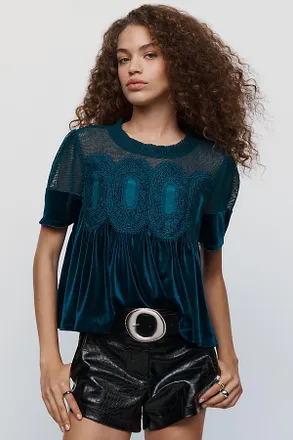 En Elly Velvet Scallop Top