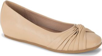 BareTraps Chainey Flat in Natural at Nordstrom Rack, Size 11