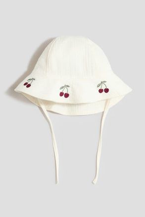 H&M Embroidered Muslin Sun Hat in White/cherries at Nordstrom, Size 9-12 M