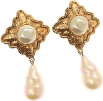 Chanel Vintage Cc Earrings Metal Metal Earrings Jewelry (Pre-Owned)