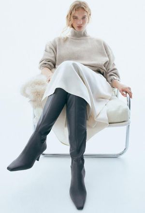 H&M Oversized Turtleneck Jumper in Light Taupe Melange at Nordstrom, Size Xx-Large