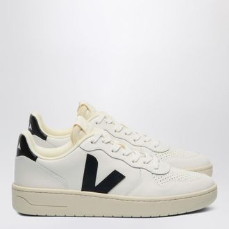 Veja Sneaker V-10 in white and black leather