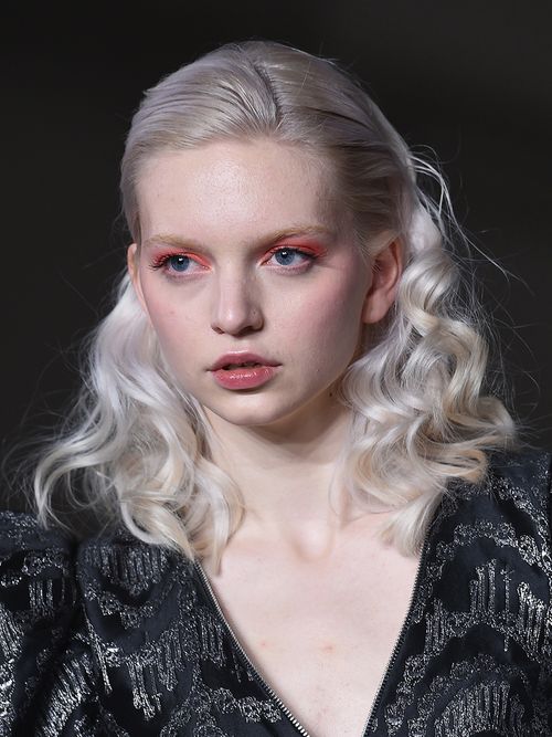 blonde hair, haircare report, these are the most popular hair care products on the internet, these are the best hair care products, best shampoo, best conditioner, best hair mask, hair products