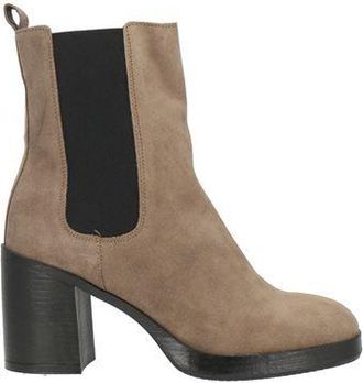 Pregunta FOOTWEAR - Ankle boots on YOOX.COM