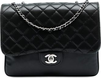 Chanel Borsa a spalla Clams Pocket Accordion media in pelle dagnello trapuntata con battente 2012 - Nero