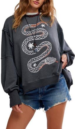 Free People Camden Oversize Graphic Sweatshirt in Snake Combo at Nordstrom, Size X-Small
