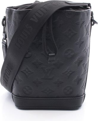 Louis Vuitton Black Leather Shoulder Bag (Pre-Owned)