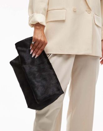 Topshop Georgia - Pochette a mano ripiegata nera in pelle effetto cavallino-Nero