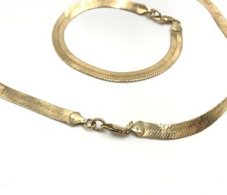 Givenchy Givenchy Gold-Plated Herringbone Chain Womens Bracelet (Pre-Owned)