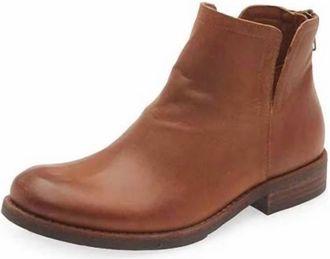 Chocolat Blu Womens Brice Bootie In Caramel Leather
