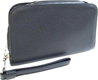 Louis Vuitton Pre-owned Clutches, male, Black, Size: ONE SIZE Pre-owned Taiga Clutch