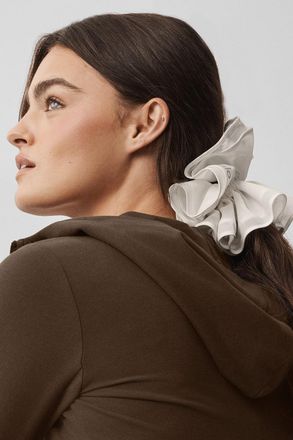 Alo | Mesh Sweet Nothing Oversize Scrunchie in Ivory White