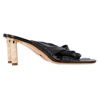 Jacquemus Jacquemus Bellagio Crossover Sandalen in Zwart Leder