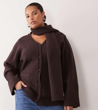 Pretty Lavish Curve cardigan lavorato a maglia con dettaglio sciarpa in chocolate-Marrone