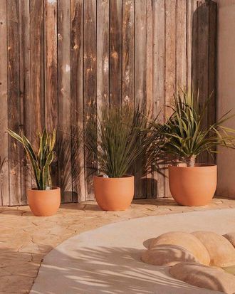 OEM Azalea 40 Macetero Redondo De Interior Y Exterior Para Plantas Y Flores Muy Resistente Al Paso Del Tiempo. Hecho De Polietileno En Espa&ntilde;a - Terracota