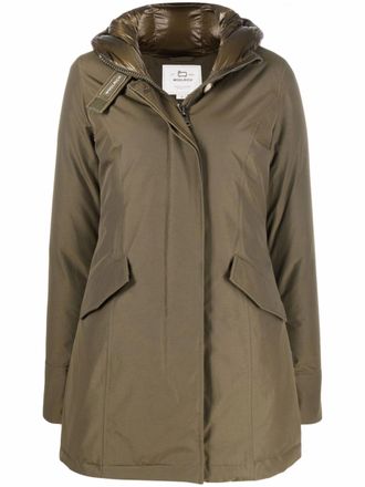 Woolrich Matte Olive Green Parka With Fitted Silhouette And Functional Design