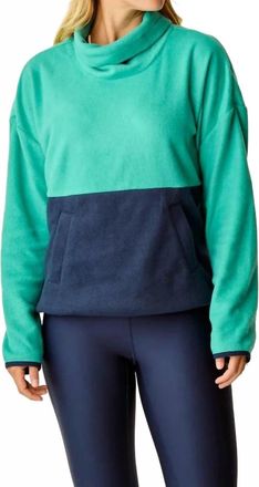 Carve Designs Rowayton Sweatshirt In Jade/navy