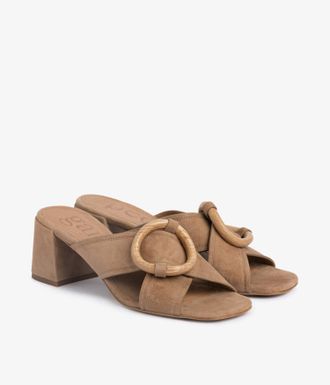 Pedro Garcia Slingback criss-cross heel in beige suede | uxia | Spring Summer 26 | PEDRO GARCIA