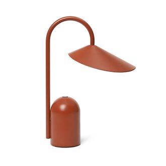 Ferm Living Arum Akku LED-Tischleuchte, rot