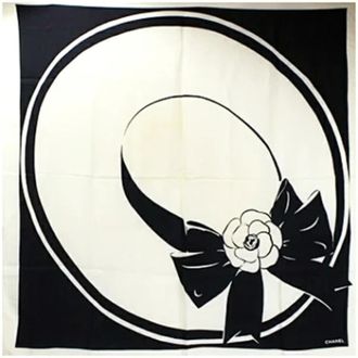 Chanel Pre-owned Scarves, female, Beige, Size: ONE SIZE Pre-owned Vintage Silk Scarf