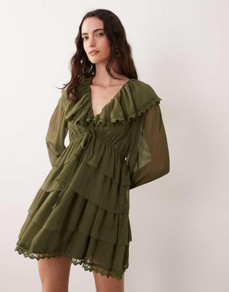 Miss Selfridge vestito in chiffon con volant e chiusura a nodo sul davanti color oliva-Viola