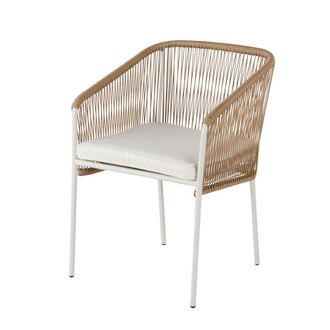 Maisons du monde Silla de comedor de jard&iacute;n fabricada en resina reciclada que imita el rat&aacute;n y acero blanco