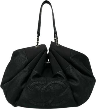 Chanel Pre-owned Shoulder Bags, female, Black, Size: ONE SIZE Pre-owned Canvas Shoulder Bag