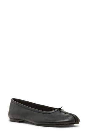 Steve Madden Calico Split Toe Ballet Flat in Black Leather at Nordstrom, Size 7.5