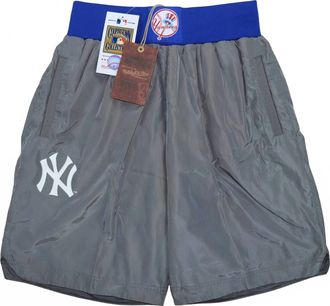 Mitchell & Ness Mens Mlb Baseball Cooperstown Collection Insignia New York Yankees Shorts In Grey