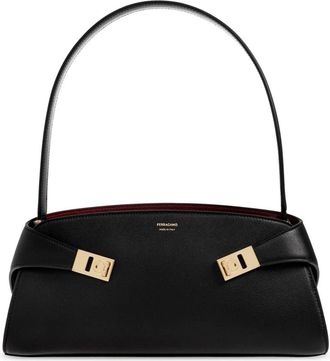 Ferragamo Hug Bag - Dames - Schoudertassen - Zwart - ONE Size - Leer - Tassen