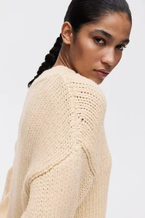 H&M Knitted V-neck Jumper in Butter Yellow at Nordstrom, Size Xx-Small