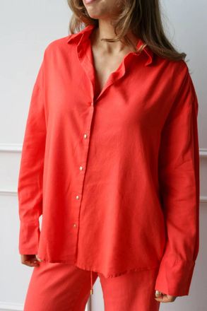 Elan Button Front Lounge Top In Red