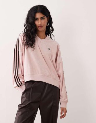 adidas Originals Polo a maniche lunghe in spugna color rosa sabbia con scollo a V
