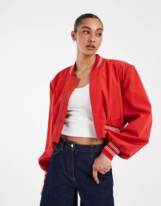 Asos Giacca bomber corta rossa con spalline imbottite-Rosso