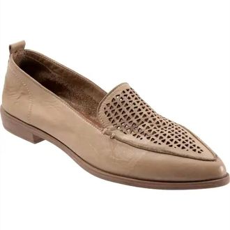 Bueno Womens Blazey Pointed Toe Flats In Taupe