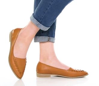 Bueno Womens Brielle Flats In Tan