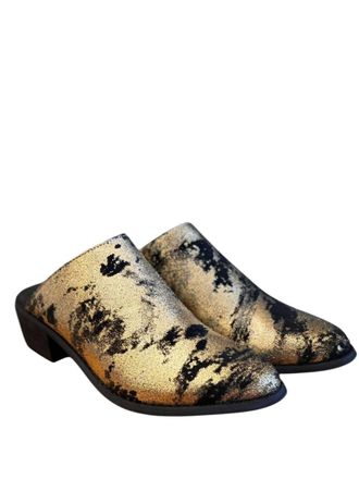 Very Volatile Womens Moonstruck Mule Slides In Gold